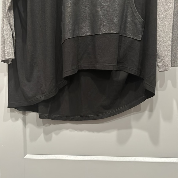 Top - Picture 2 of 6